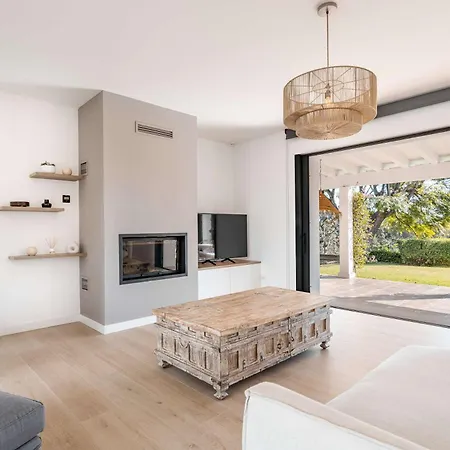 Villa Capricho Front Golf Pool Views