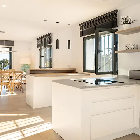 Вілла Capricho Front Golf Pool Views