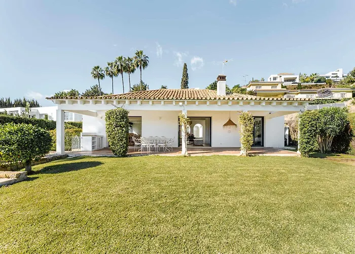 Capricho Front Golf Pool Views * Естепона