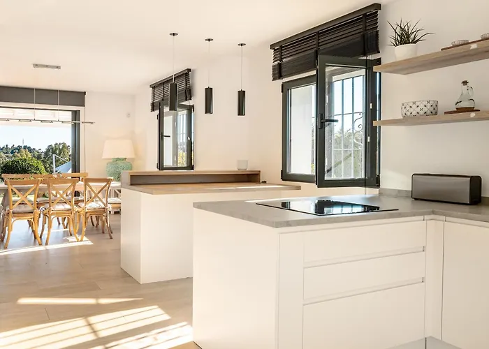 فيلة Capricho Front Golf Pool Views