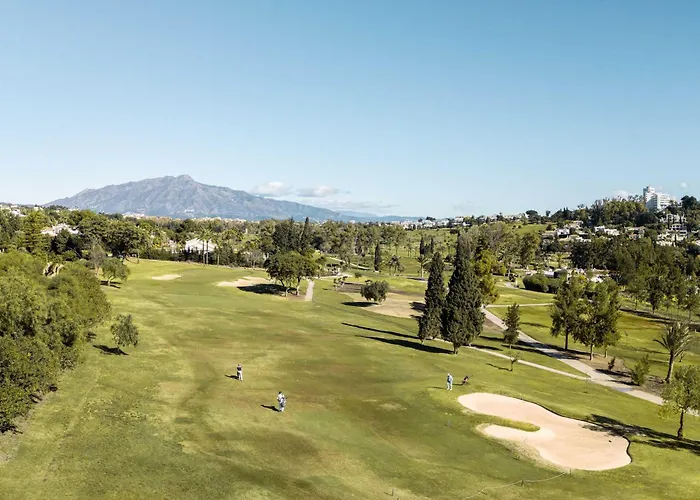 Capricho Front Golf Pool Views فيلة إِستيبونا