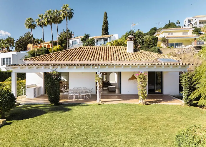 Capricho Front Golf Pool Views فيلة إِستيبونا