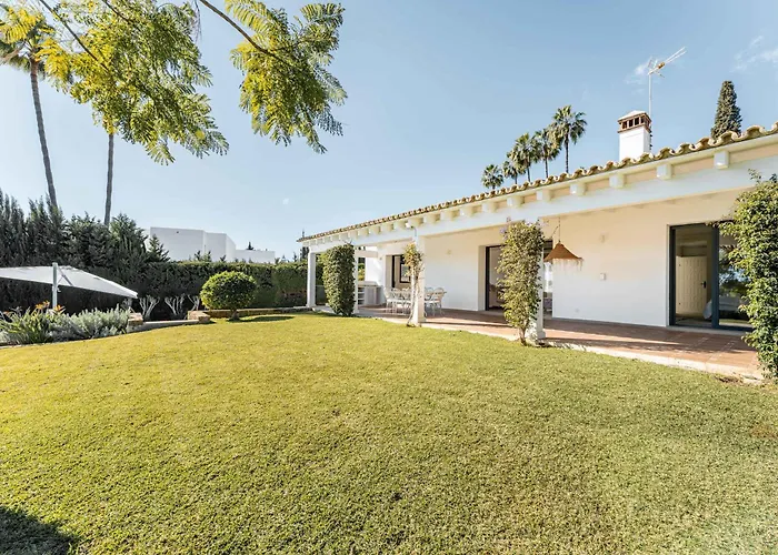 Capricho Front Golf Pool Views